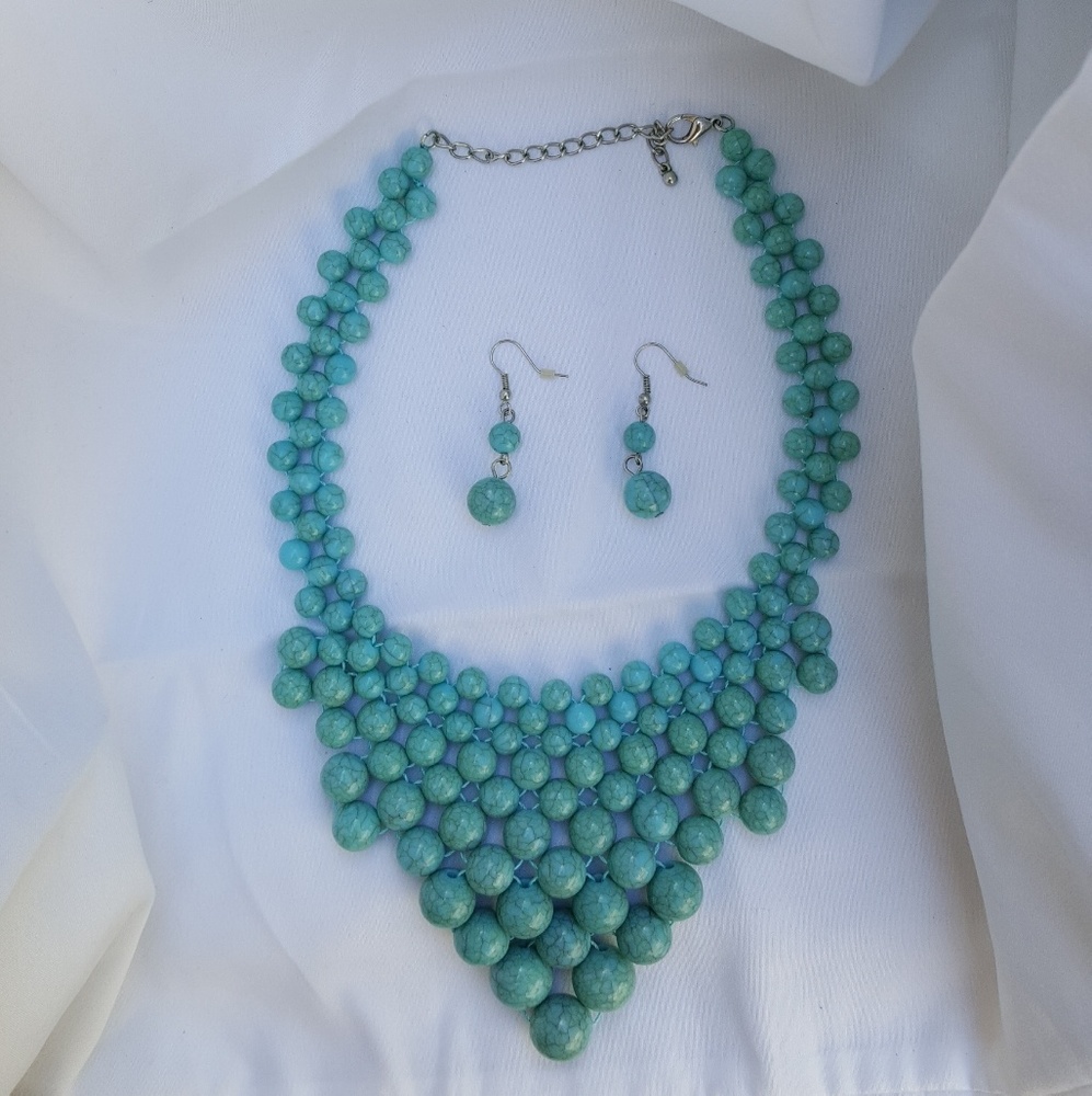 Necklace and earring set - vintage